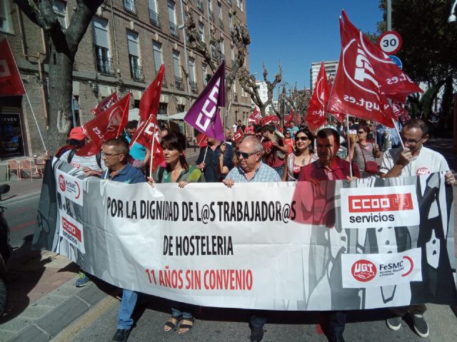 UGT y CCOO critican que la patronal de hostelería celebre fastos ostentosos - 1, Foto 1