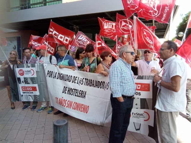 UGT y CCOO critican que la patronal de hostelería celebre fastos ostentosos - 3, Foto 3