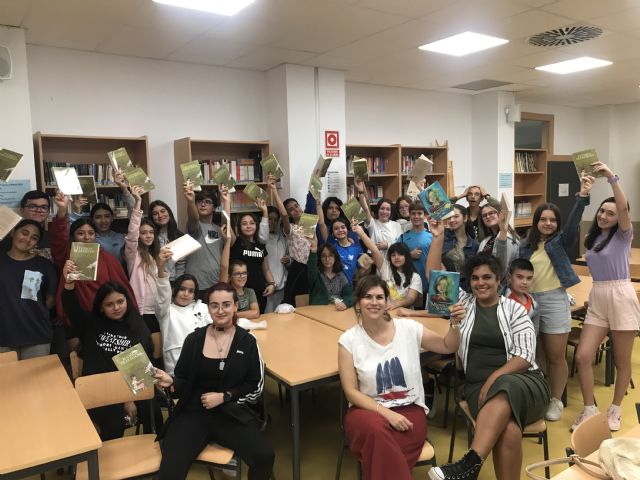 El Ministerio de Educación y Formación Profesional concede un tercer premio en su convocatoria anual al Club de lectura del IES Francisco Ros Giner - 1, Foto 1