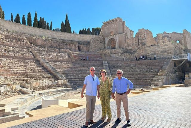 El catedrático en Metodología Arqueológica de la Universidad de Bari, Giuliano Volpe, sorprendido por el extraordinario trabajo realizado en el Molinete tras visitar el Museo Foro Romano - 1, Foto 1