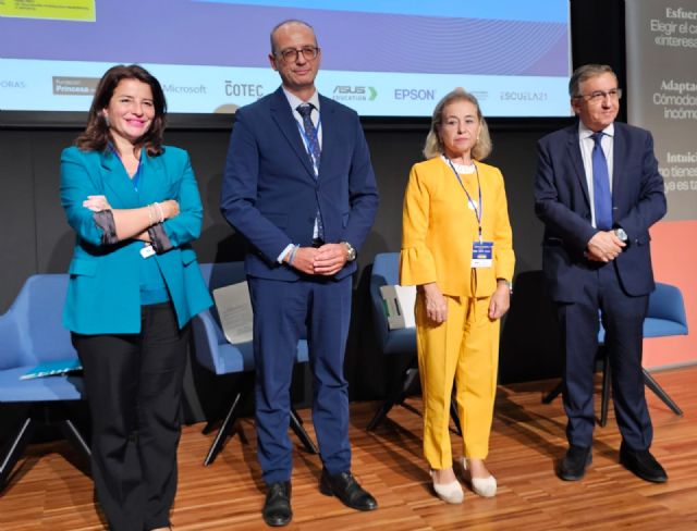 Educación presenta en Valencia su iniciativa de limitar los dispositivos digitales en Primaria y prohibir el uso del teléfono móvil - 3, Foto 3