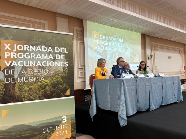 El consejero de Salud resalta la amplitud del calendario vacunal de la Región en la inauguración de la X Jornada del Programa de Vacunaciones - 1, Foto 1