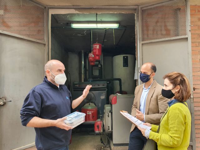 El Ayuntamiento de Lorca lleva a cabo labores de prevención y control de legionelosis en los colegios del municipio - 1, Foto 1