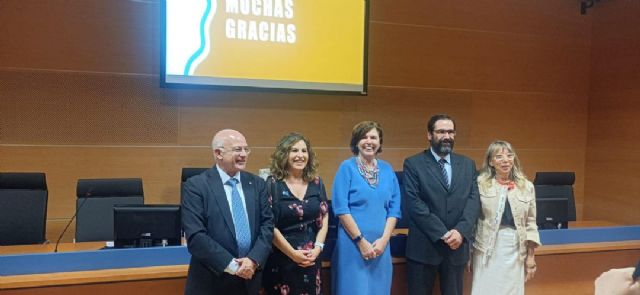 La Directora de Proyecto Hombre Murcia, Asunción Santos de Pascual, ha presentado su tesis doctoral Evaluación de un programa de tratamiento de adicciones - 1, Foto 1