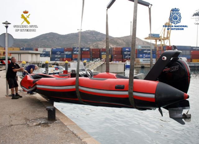 Detenidos tres pateristas como responsables del traslado de 12 migrantes argelinos hasta las costas de Murcia - 2, Foto 2