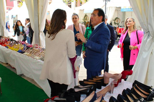 La Plaza de Calderón acoge hasta el domingo la Feria del Comercio Local - 3, Foto 3