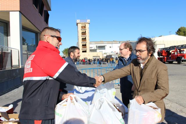 La Comunidad se suma a la recogida de alimentos de los bomberos - 1, Foto 1