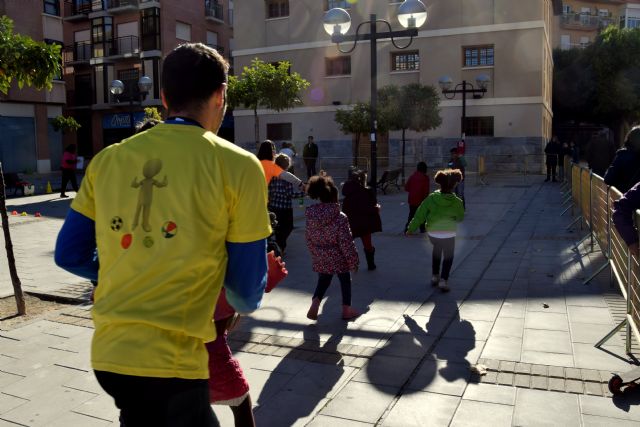 Decenas de niños participan en la I Jornada de Ocio Inclusivo del Carmen para niños con y sin diversidad funcional - 1, Foto 1