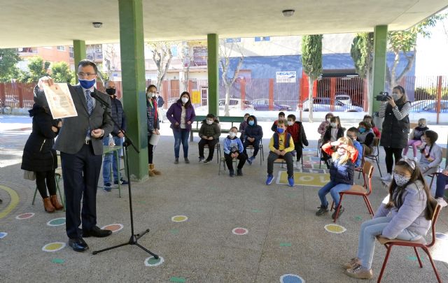 Medio centenar de alumnos del colegio Nuestra Señora de la Fuensanta de Beniaján reciben los salvoconductos reales - 2, Foto 2