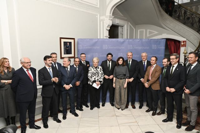 López Miras pide una ley que garantice financiación suficiente para Defensa ante la creciente inestabilidad internacional - 1, Foto 1