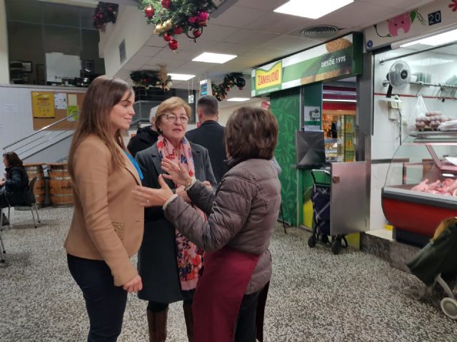 El Ayuntamiento intensifica la limpieza en las plazas de abastos con motivo del Plan de Mejora y Modernización que está realizando Comercio - 1, Foto 1