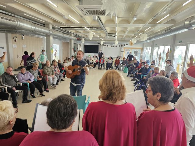 Jornada de intercambio y convivencia entre Aidemar y el centro de día de mayores de San Pedro del Pinatar - 1, Foto 1