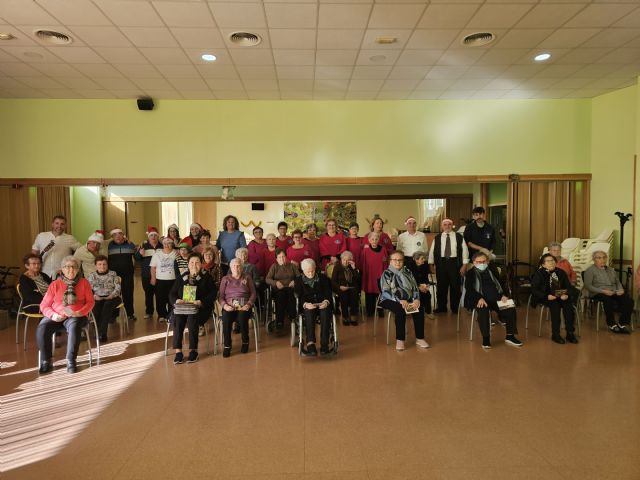 Jornada de intercambio y convivencia entre Aidemar y el centro de día de mayores de San Pedro del Pinatar - 4, Foto 4