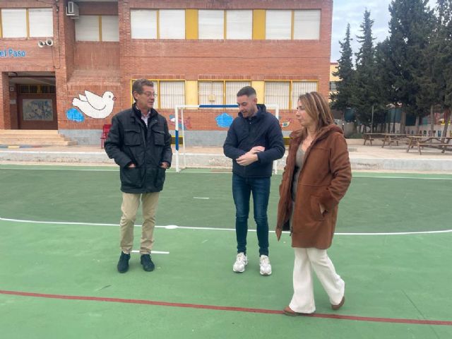 El Ayuntamiento de Murcia destina casi 170.000 euros a la reparación de pistas deportivas en siete centros escolares - 4, Foto 4