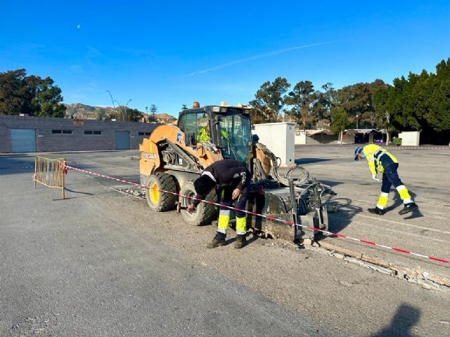 El Ayuntamiento ejecuta obras de mejora del firme del Huerto de la Rueda de Lorca - 3, Foto 3