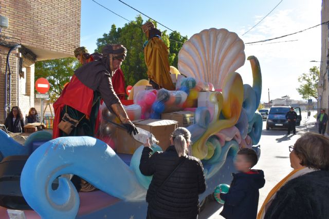 Los pajes de los Reyes Magos recorren barrios y pedanías como anticipo a la llegada de sus jefes - 5, Foto 5