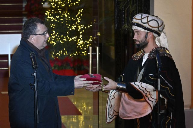 Murcia recibe al Emisario de los Reyes Magos que anuncia a los más pequeños la llegada de Sus Majestades - 2, Foto 2