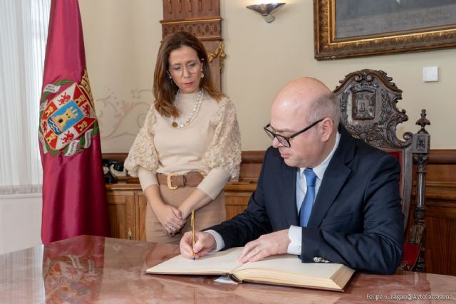 El embajador de Turquía en España firma en el Libro de Oro de Cartagena - 1, Foto 1