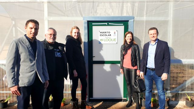 Looije inaugura el segundo huerto escolar de Águilas en el colegio Ramón y Cajal - 1, Foto 1