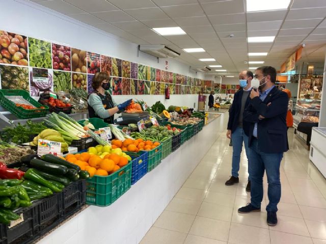 El Ayuntamiento de Lorca continúa mejorando las instalaciones de la Plaza de Abastos con una nueva inversión de 24.000 euros - 2, Foto 2