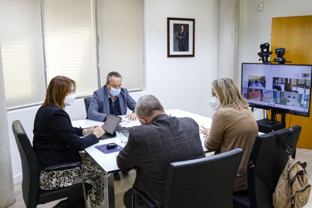 Isabel Franco se reúne con representantes de los sindicatos CCOO y UGT - 1, Foto 1