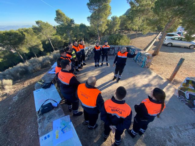 12 voluntarios de Protección Civil del Ayuntamiento de Murcia se forman en técnicas de orientación sin tecnología - 1, Foto 1