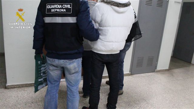 La Guardia Civil detiene en Santander a dos hombres que pretendían conseguir casi 12.000 dosis de clonazepam con recetas falsificadas - 2, Foto 2