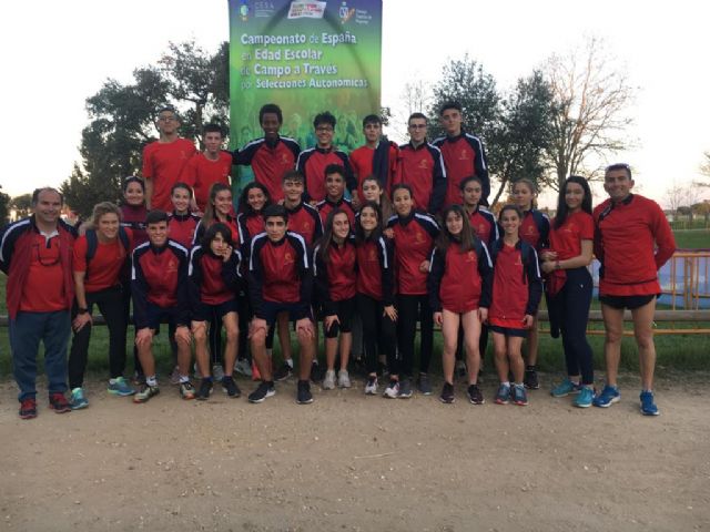 Nuestros atletas dan la talla en el Nacional Escolar de Cross - 1, Foto 1