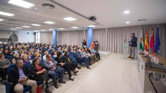 López Miras reclama que la nueva Política Agraria Común incluya más incentivos para las mujeres agricultoras y ganaderas - 1, Foto 1