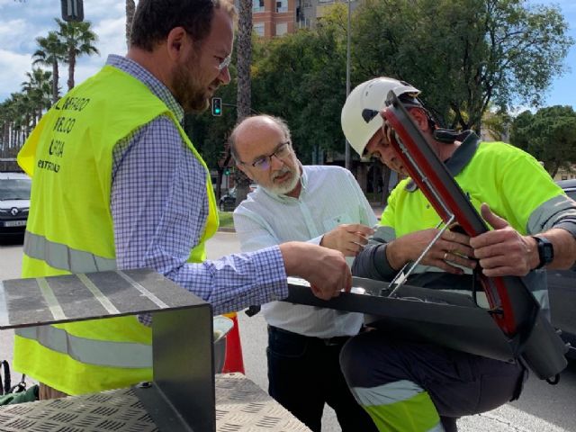 La instalación de nuevas luminarias LED en la Avenida de los Pinos reduce la emisión de 28 toneladas de CO2 a la atmósfera - 1, Foto 1