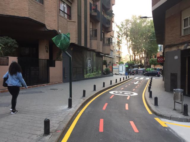 La calle Enrique Villar cambia de sentido y sólo se permite desde hoy su acceso a residentes y vehículos de reparto - 1, Foto 1