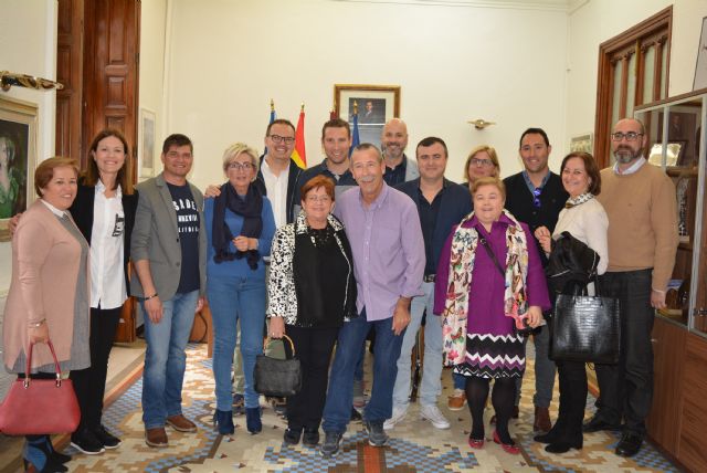 Merecido homenaje al policía Rafa tras veinticuatro años al frente del Gabinete de Educación Vial - 1, Foto 1