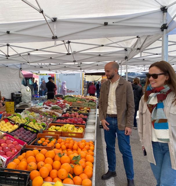 El PSOE exige a Fulgencio Gil que respete a los vendedores del mercado semanal de Lorca - 1, Foto 1