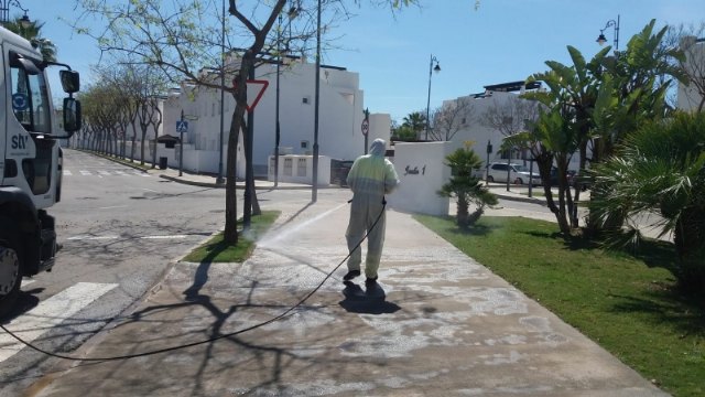 La urbanizacin Condado de Alhama, desinfectada con el apoyo del Ayuntamiento, Foto 1