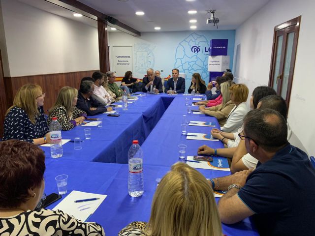 Esteban González Pons y Fulgencio Gil coordinan estrategias de trabajo con el objetivo de conseguir fondos europeos para nuevos proyectos en Lorca - 1, Foto 1