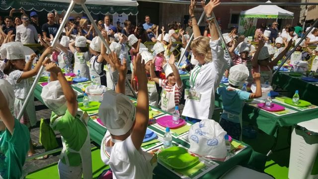 Los escolares elaboran recetas de cocina con frutas y verduras de la Región para promover los hábitos saludables - 1, Foto 1