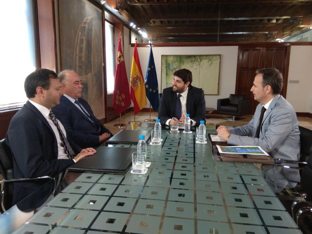 Fernando López Miras recibe al presidente de la Asociación Empresarial de Energías Renovables y Ahorro Energético de Murcia (Aremur) - 1, Foto 1