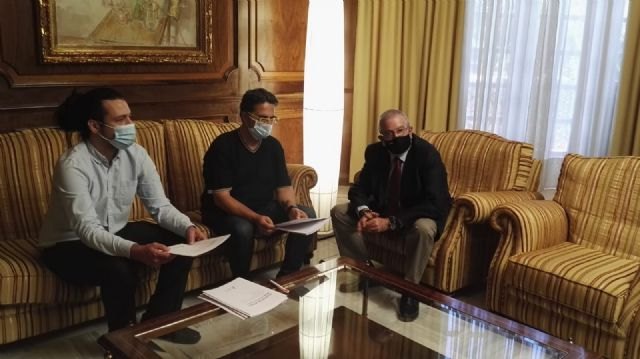 El presidente de la Asamblea recibe las propuestas del Colegio Oficial de Trabajo Social para mejorar la ley de Servicios Sociales - 1, Foto 1