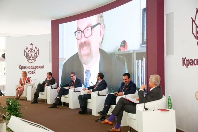 Rafael Fuertes interviene en el Foro Económico Internacional de San Petersburgo junto a líderes políticos de todo el mundo - 2, Foto 2