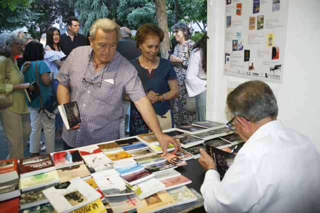 La poesía con firma manchega está siendo la protagonista del primer fin de semana de la Feria del Libro de Puertollano - 3, Foto 3