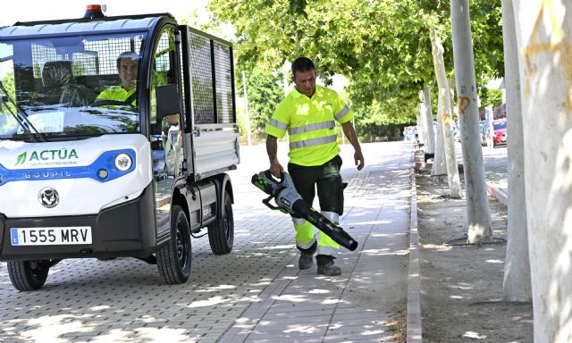 El servicio de mantenimiento de zonas verdes de Yecla incorpora vehículos eléctricos y mejoras en el sistema de riego - 2, Foto 2