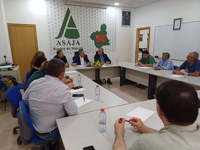 El Gobierno regional sitúa el relevo generacional como como eje clave para el futuro del campo murciano El Gobierno regional sitúa el relevo generacional como como eje clave para el futuro del campo murciano