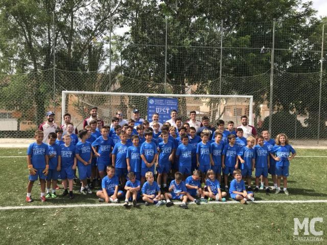 MC visita los campus de fútbol y fútbol sala de La Vaguada y el Palacio de los Deportes - 1, Foto 1