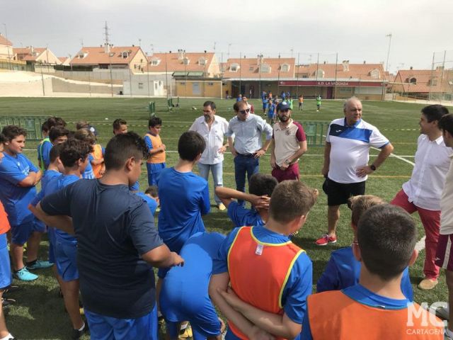 MC visita los campus de fútbol y fútbol sala de La Vaguada y el Palacio de los Deportes - 3, Foto 3