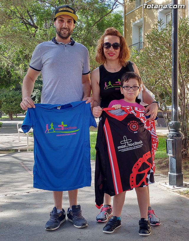 El ciclista alhameño de enduro y descenso Luis Sánchez dará visibilidad a la mastocitosis luciendo una camiseta en las pruebas en las que participe, Foto 2