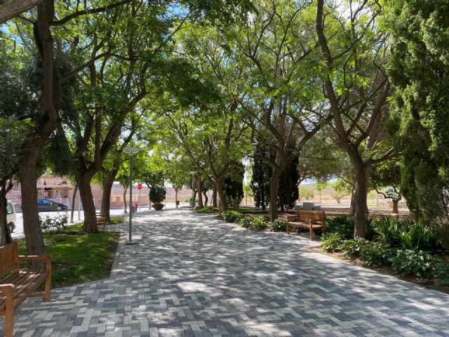 Concluida la remodelación del jardín Puente Viejo de Baños y Mendigo - 1, Foto 1