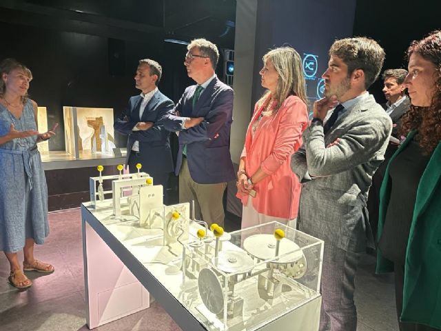 La Fundación La Caixa y el Ayuntamiento de Murcia presentan 'Leonardo da Vinci. Observa. Cuestiona. Experimenta' - 1, Foto 1