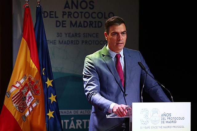 Pedro Sánchez subraya la urgencia de combatir el impacto del cambio climático y otras actividades del ser humano en la Antártida - 2, Foto 2