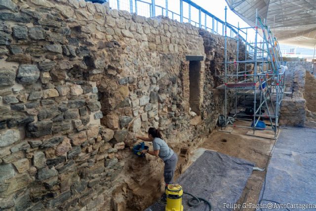 El Ayuntamiento realiza labores de conservación en las termas del barrio del Foro Romano en El Molinete - 1, Foto 1