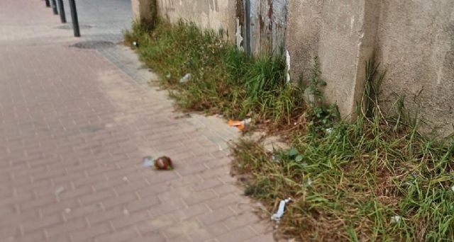 Fulgencio Gil abandona a los vecinos del barrio de San Cristóbal cerrando el cuartel de la Policía Local y dejando que sus calles y plazas estén sucias y olvidadas - 1, Foto 1